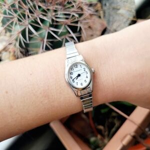 Elements Dainty Quartz Classic Silver Oval Womans Womens Stretch Watch